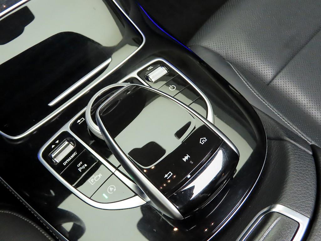 Mercedes Benz E class - Vista 12