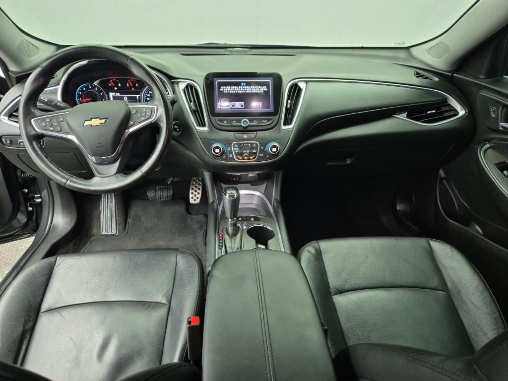 Chevrolet Malibu - Vista 5