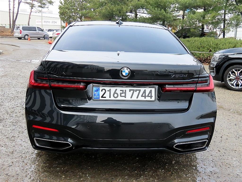 BMW 7 Series - Vista 4