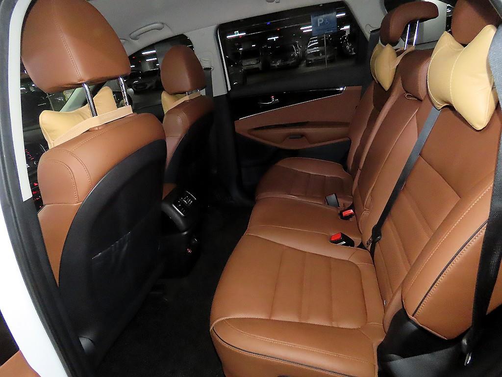 KIA Sorento - Vista 8