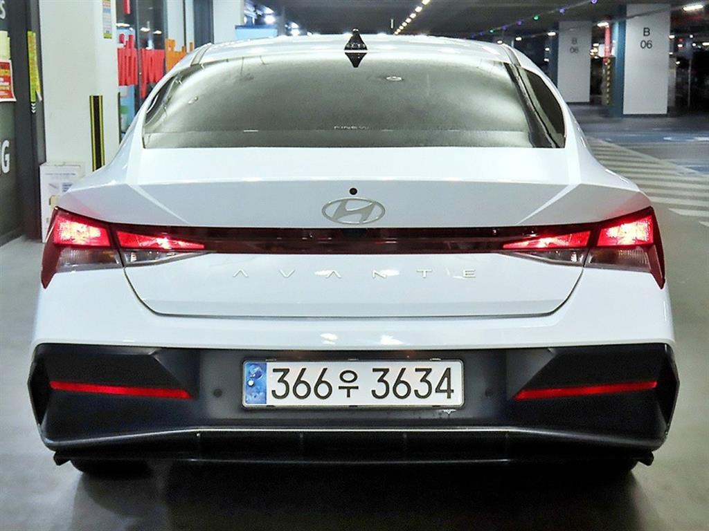 HYUNDAI Avante - Vista 5