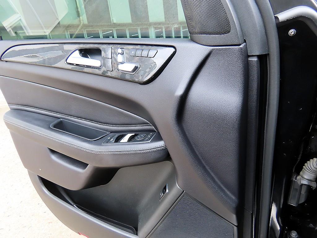 Mercedes Benz GLE Class - Vista 11