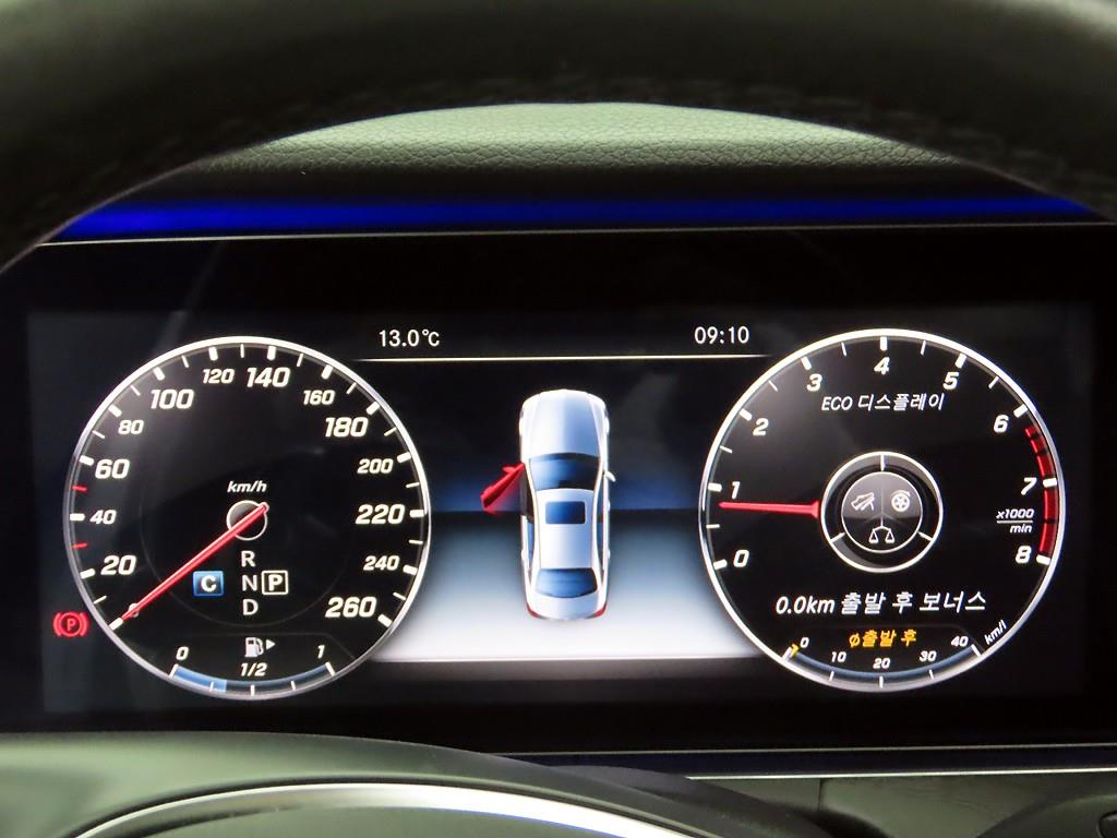 Mercedes Benz E class - Vista 6