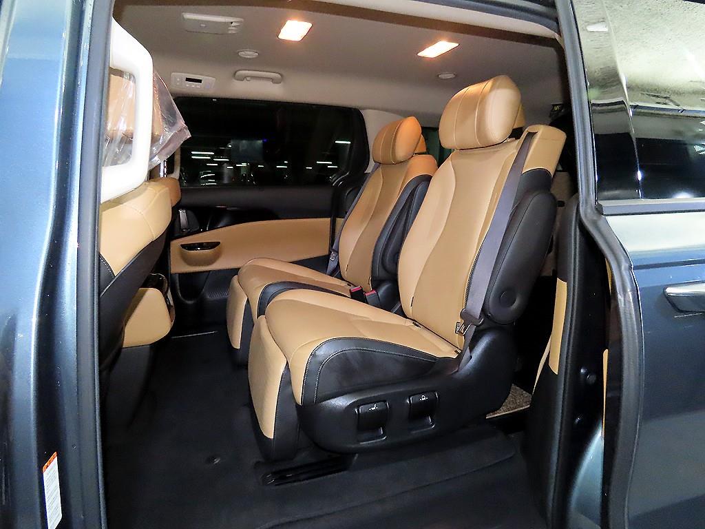 KIA Carnival - Vista 7