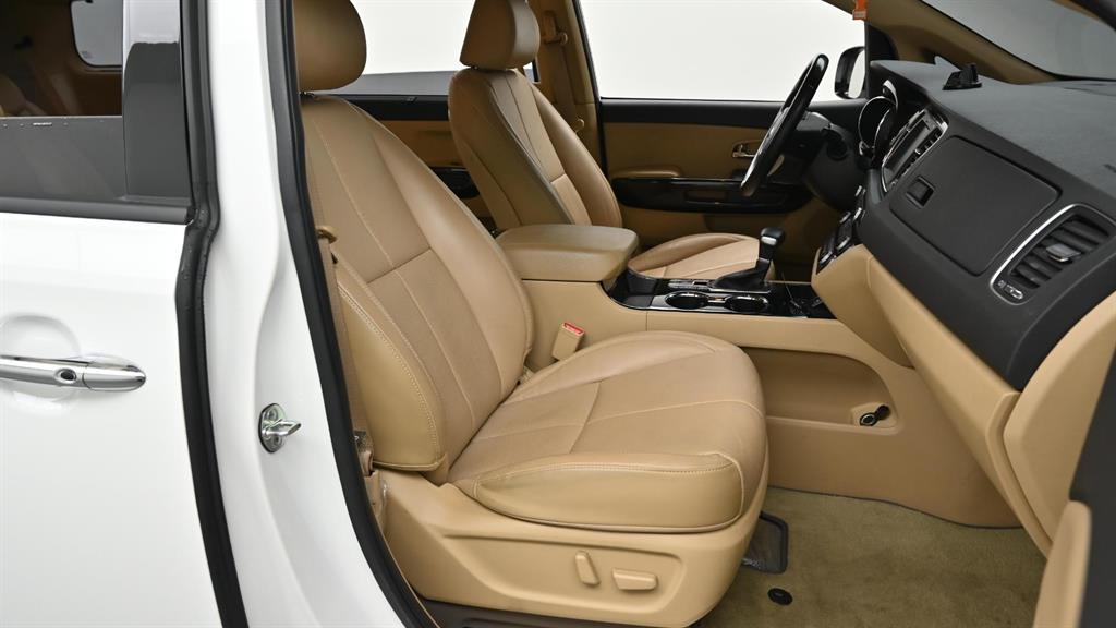 KIA Carnival - Vista 8