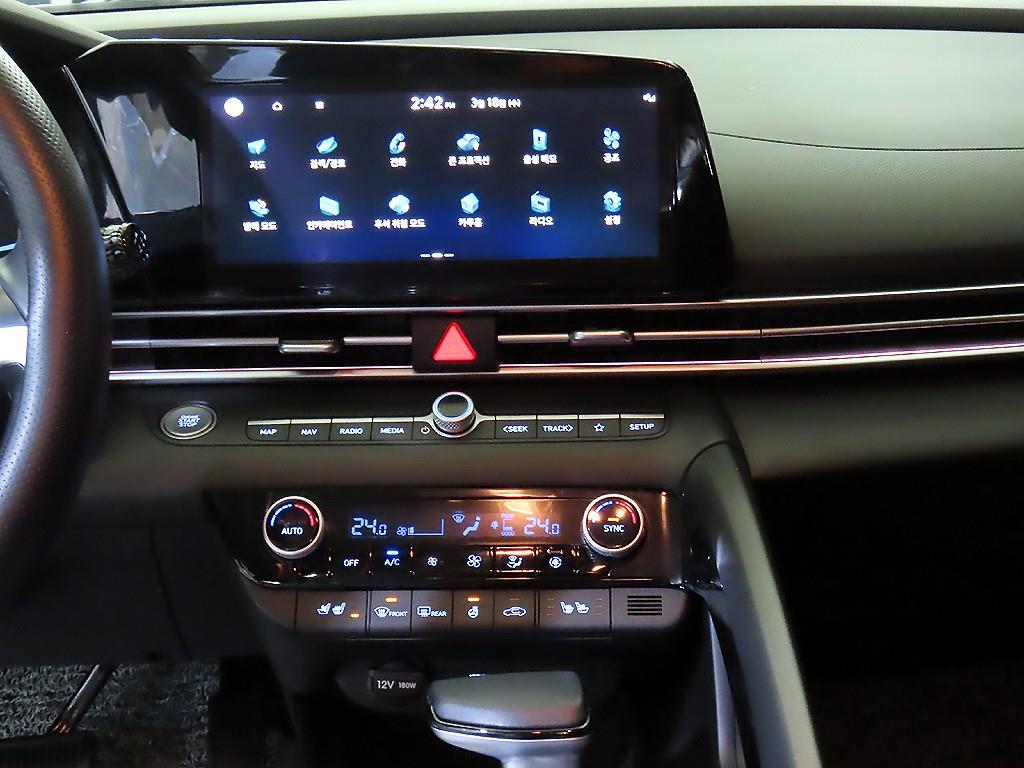 HYUNDAI Avante - Vista 11