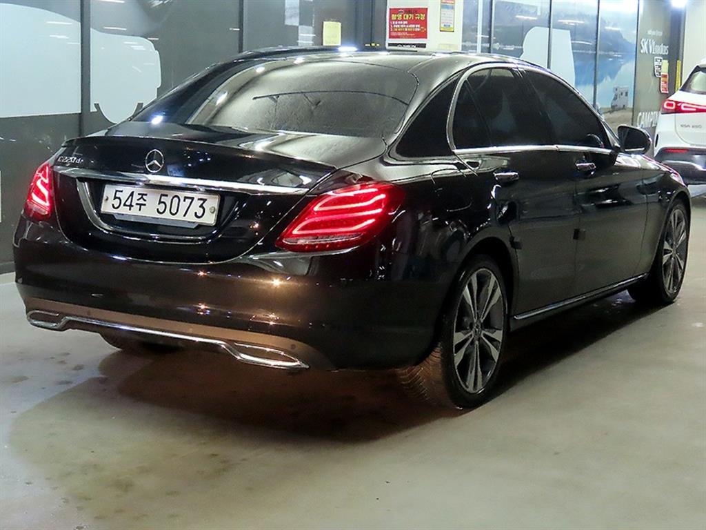 Mercedes Benz C Class - Vista 4