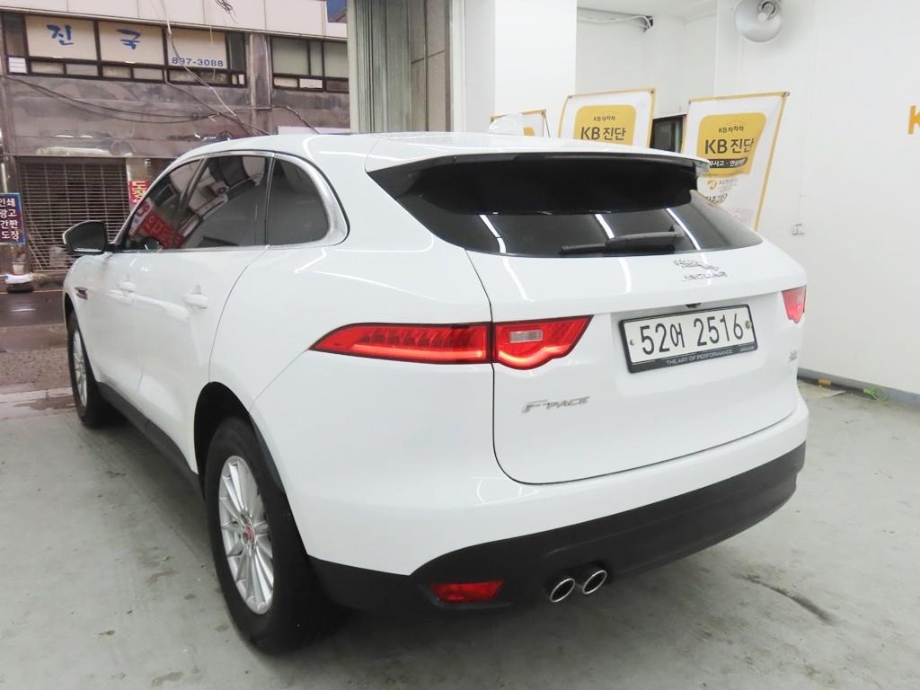 Jaguar F-PACE - Vista 4