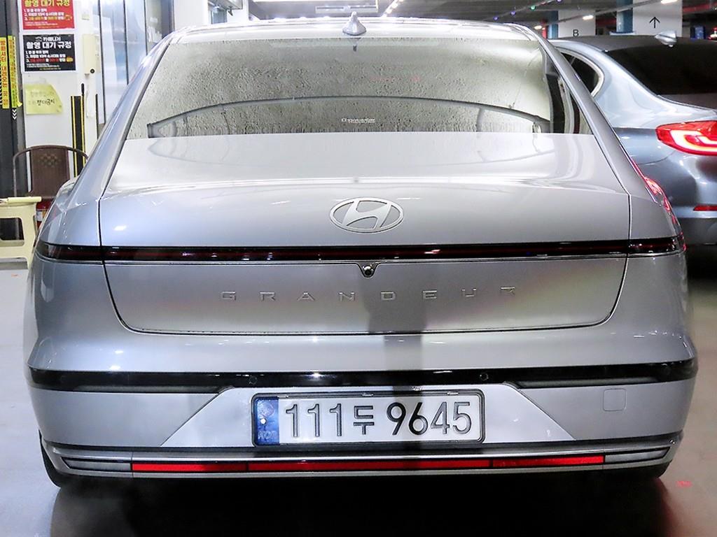 HYUNDAI Grandeur - Vista 5