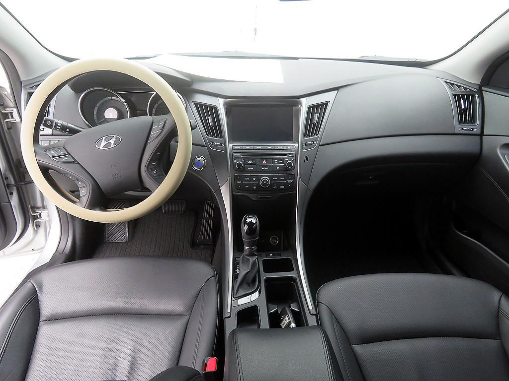 HYUNDAI Sonata - Vista 7