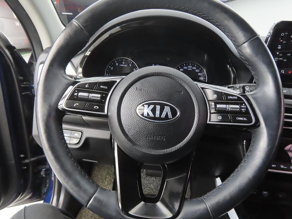 KIA Seltos - Vista 8