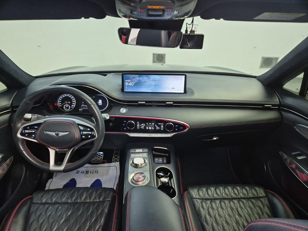 Genesis GV70 - Vista 7