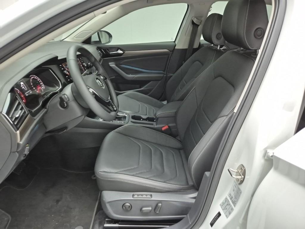 Volkswagen Jetta - Vista 11