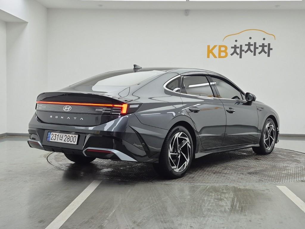 HYUNDAI Sonata - Vista 4