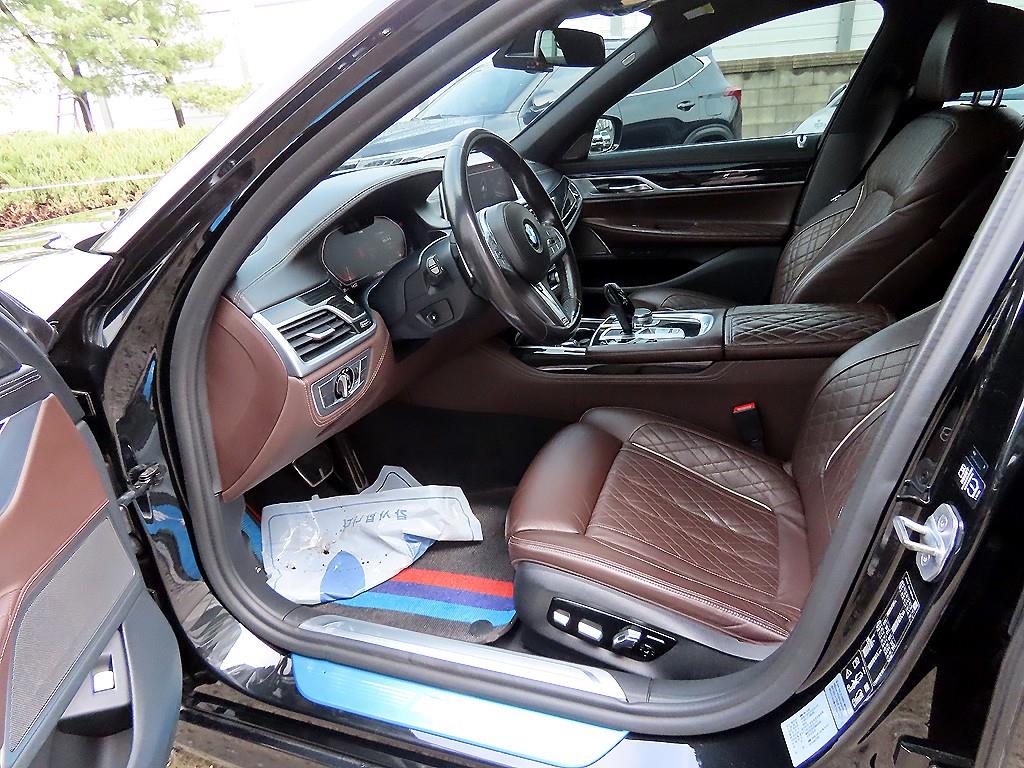 BMW 7 Series - Vista 5