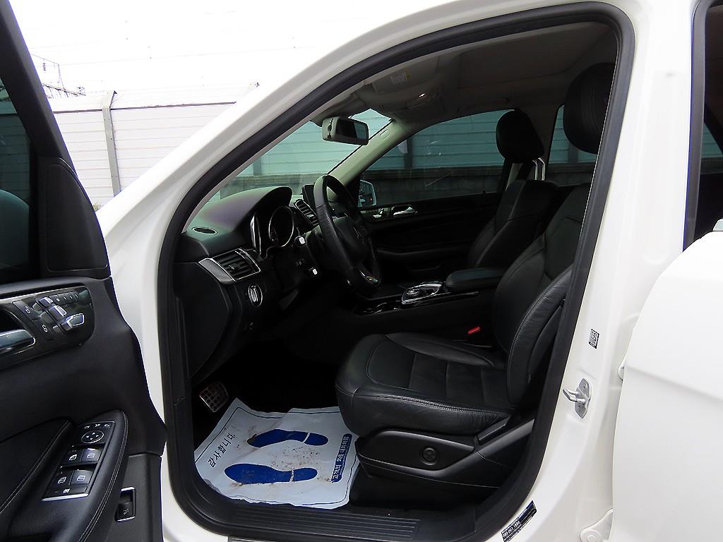 Mercedes Benz GLE Class - Vista 5