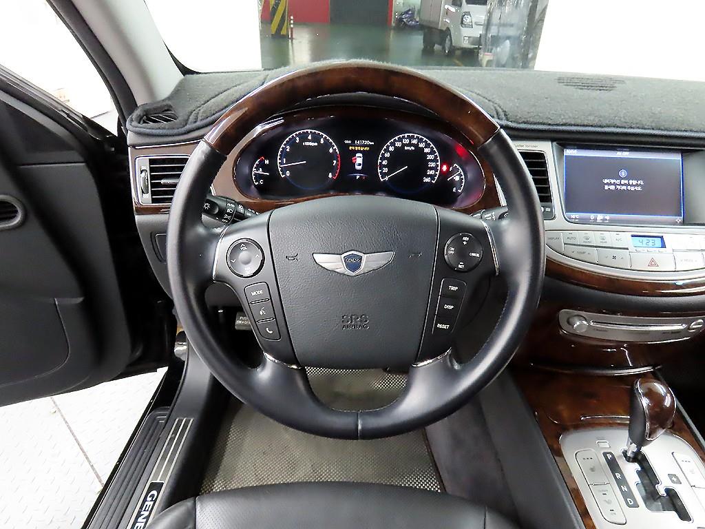 HYUNDAI Genesis - Vista 9