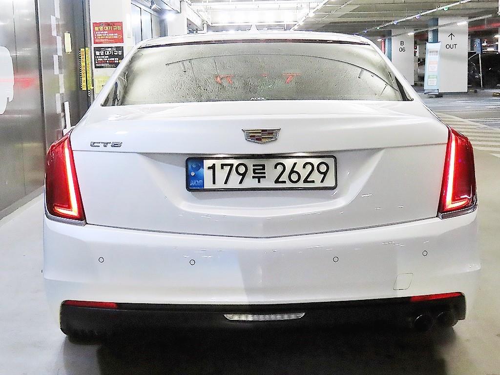 Cadillac CT6 - Vista 5