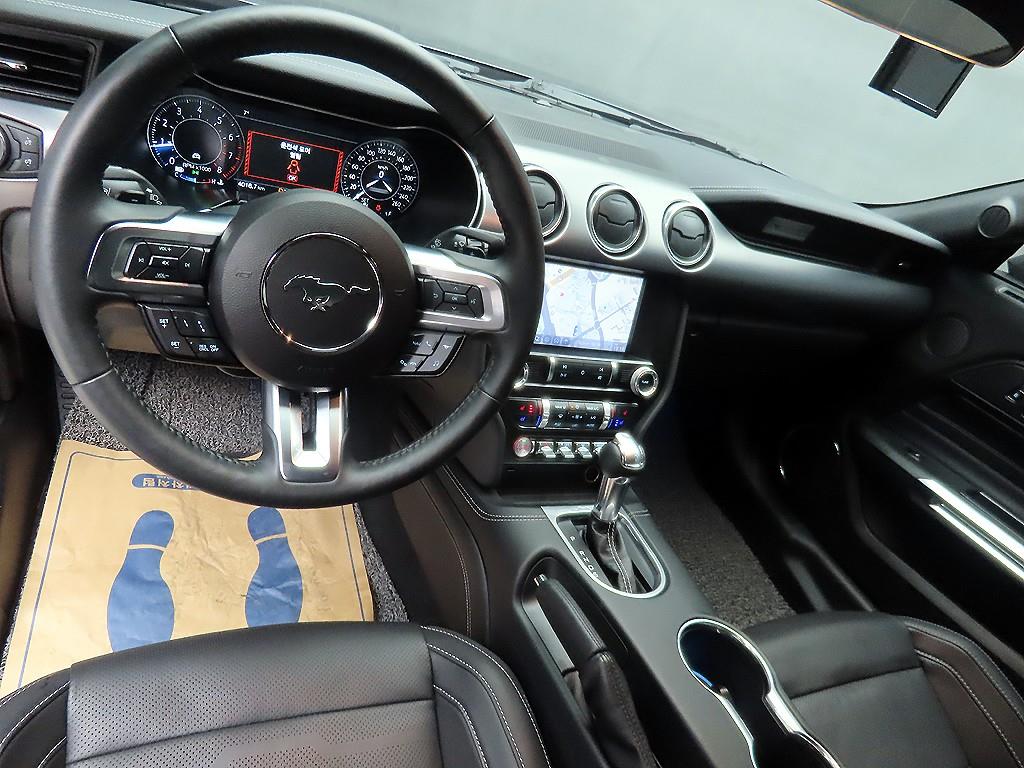 Ford Mustang - Vista 7