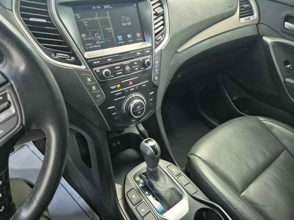 HYUNDAI Maxcruz - Vista 10