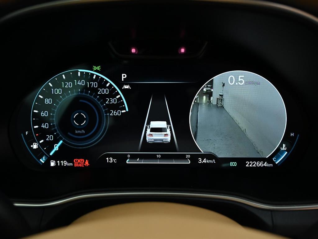 Genesis GV80 - Vista 8