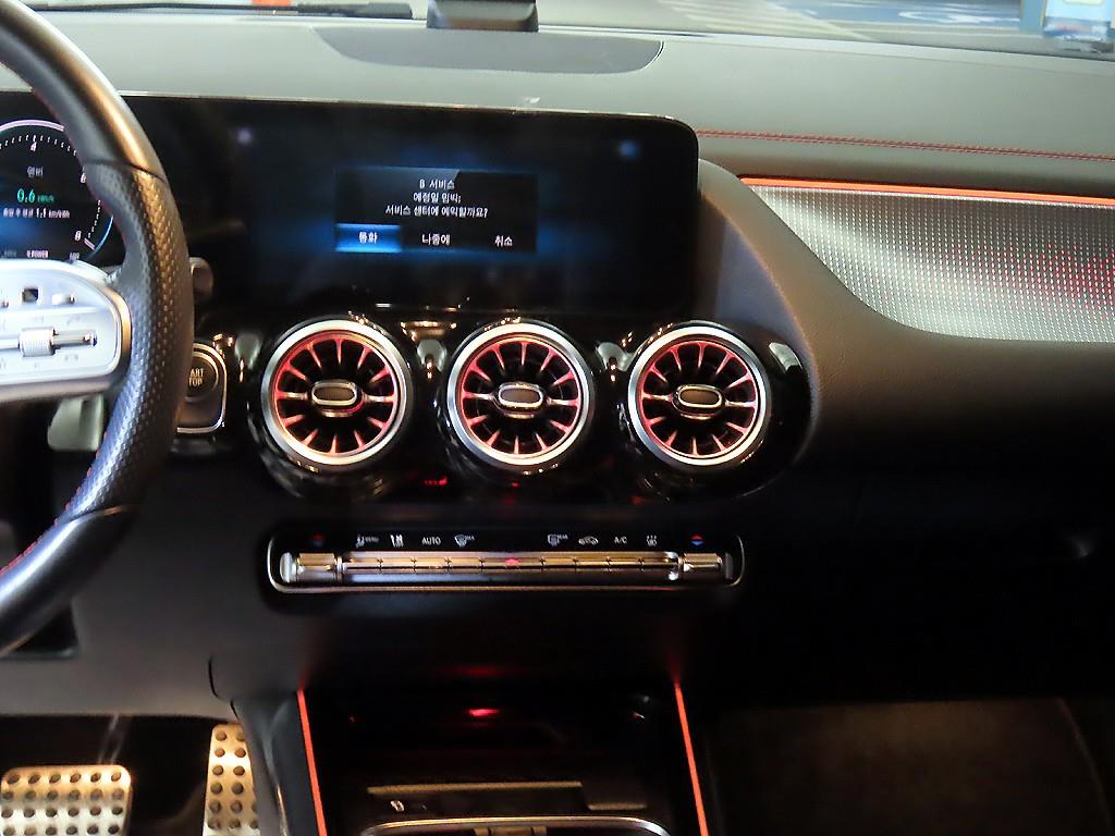 Mercedes Benz EQA - Vista 11