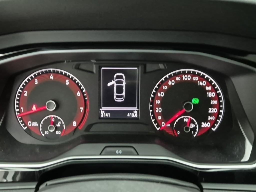 Volkswagen Jetta - Vista 6