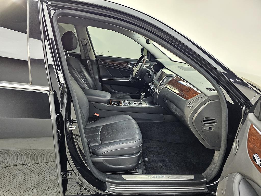 HYUNDAI Equus - Vista 9