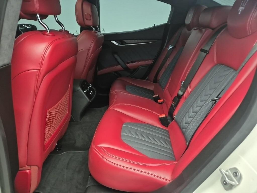 Maserati Ghibli - Vista 12