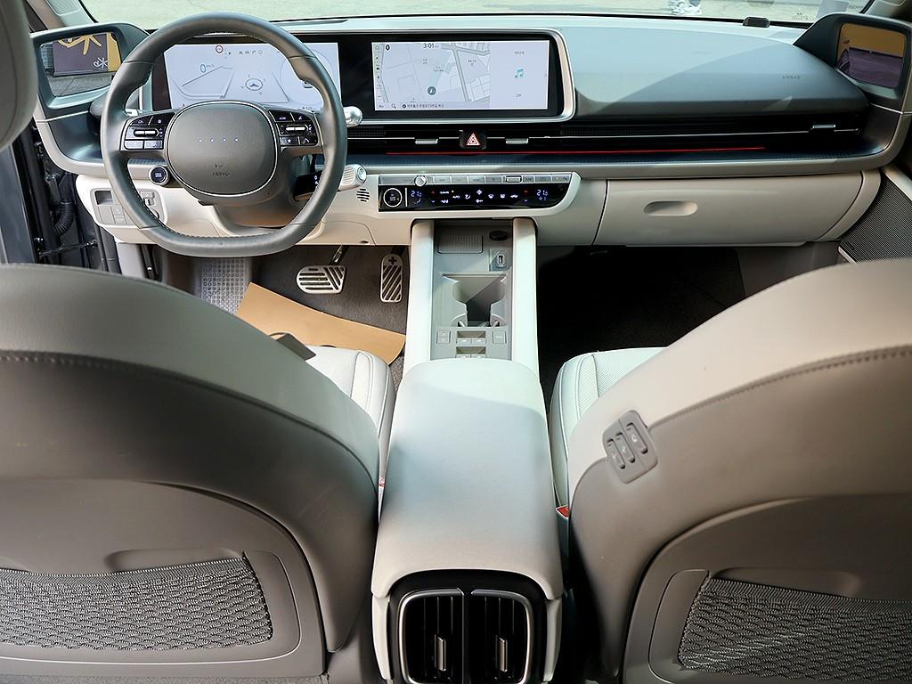 HYUNDAI Ioniq 6 - Vista 9