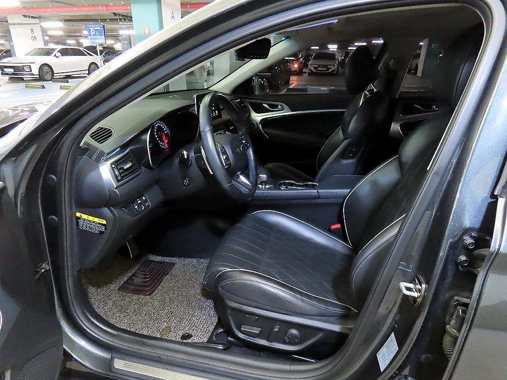 Genesis G70 - Vista 6