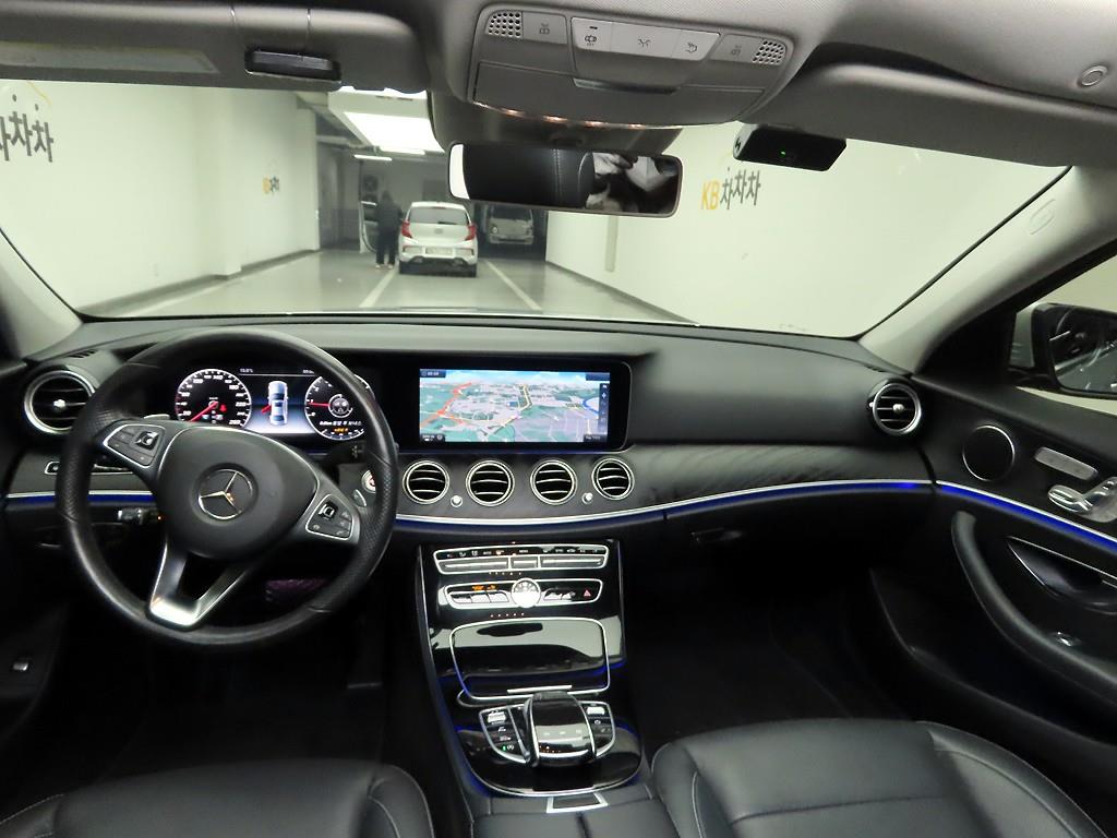 Mercedes Benz E class - Vista 7