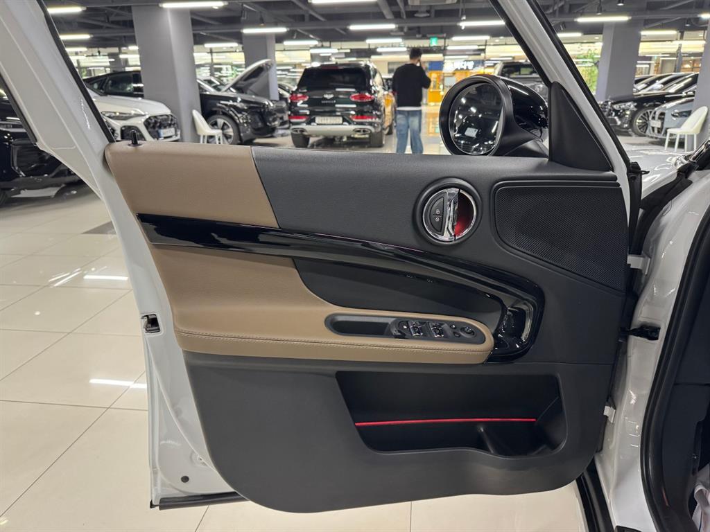 Mini Countryman - Vista 8