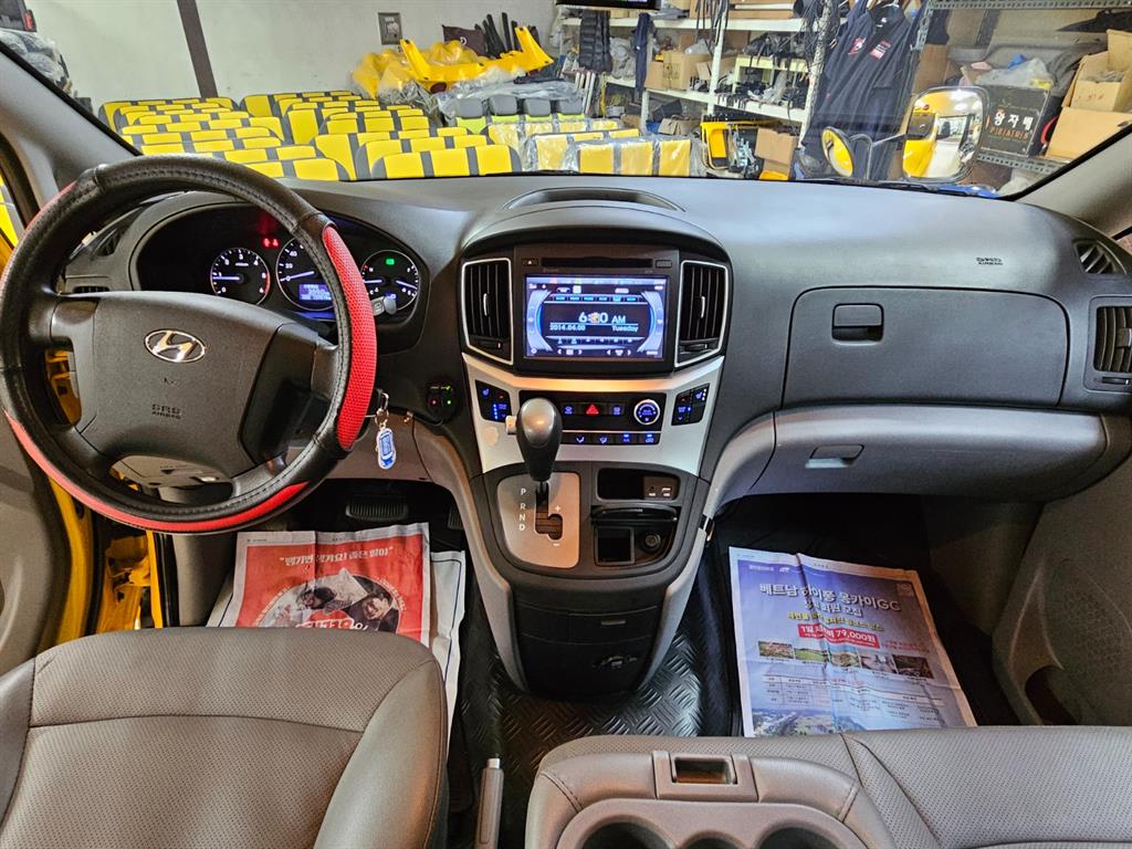 HYUNDAI Starex - Vista 7