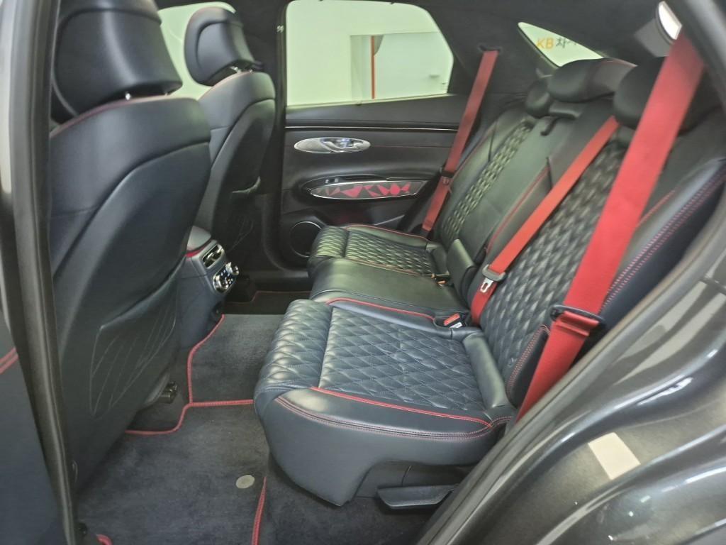 Genesis GV70 - Vista 12