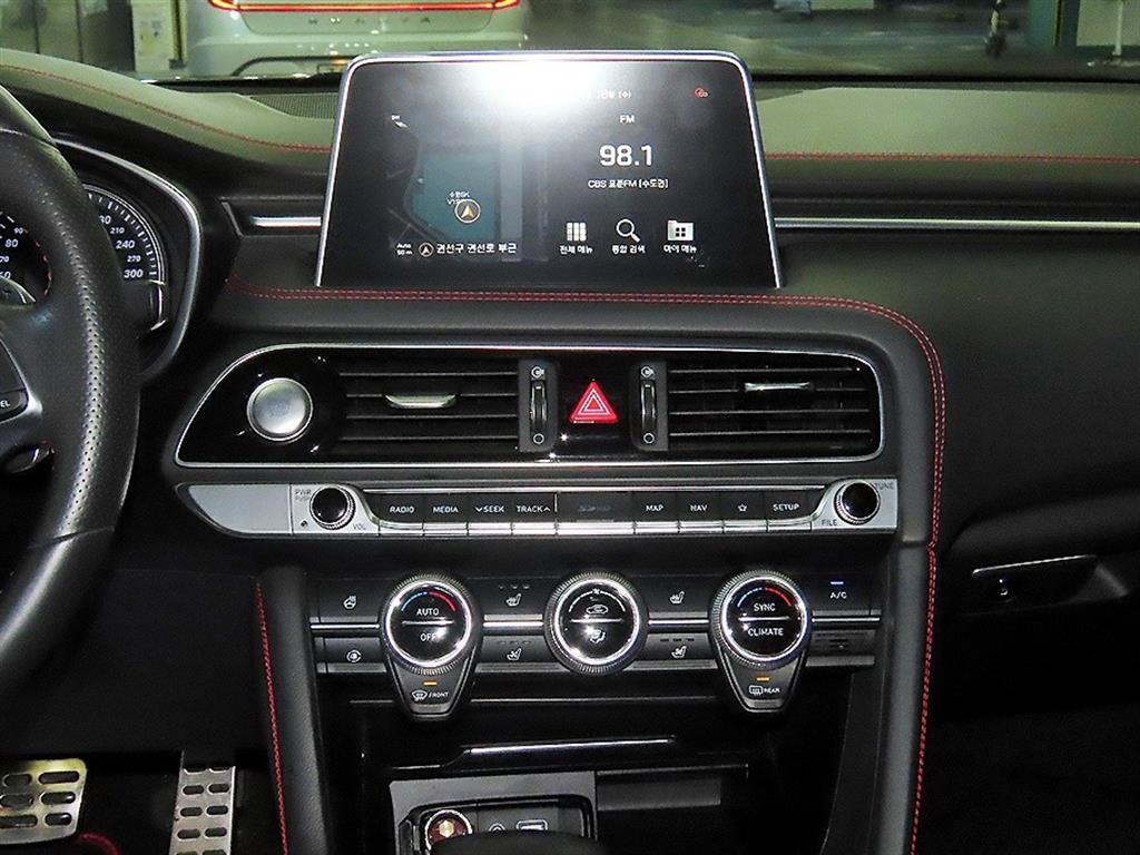 Genesis G70 - Vista 11