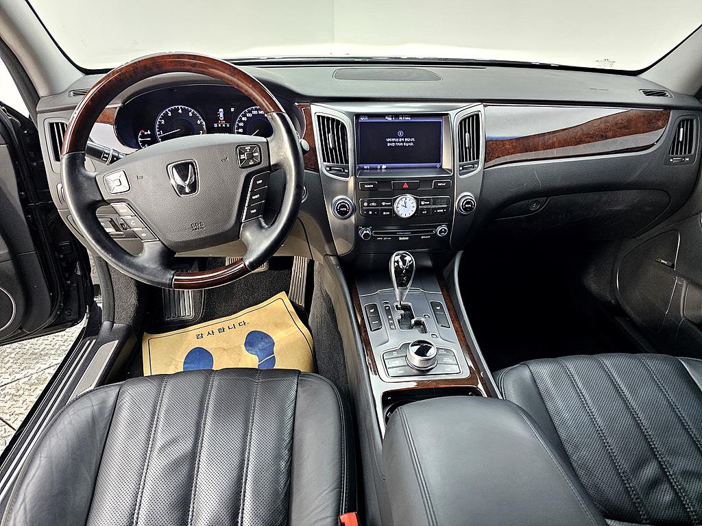 HYUNDAI Equus - Vista 5