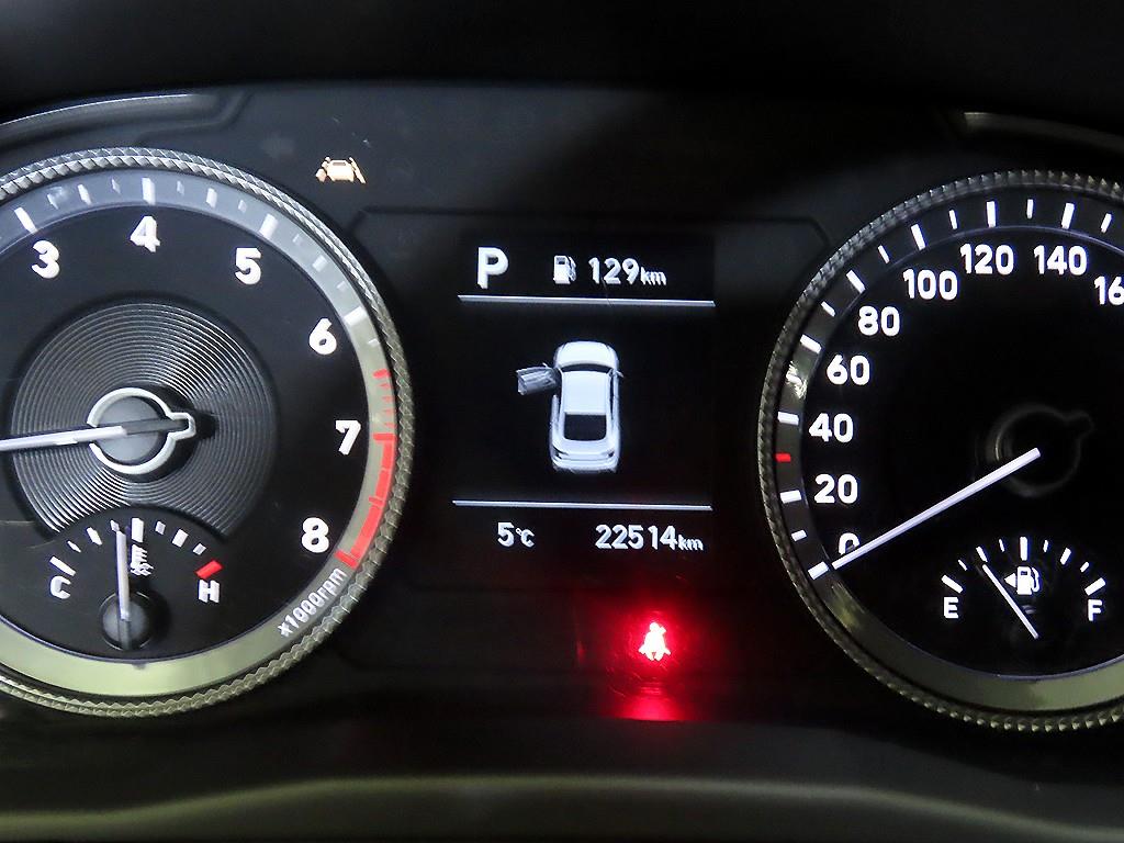 HYUNDAI Sonata - Vista 9