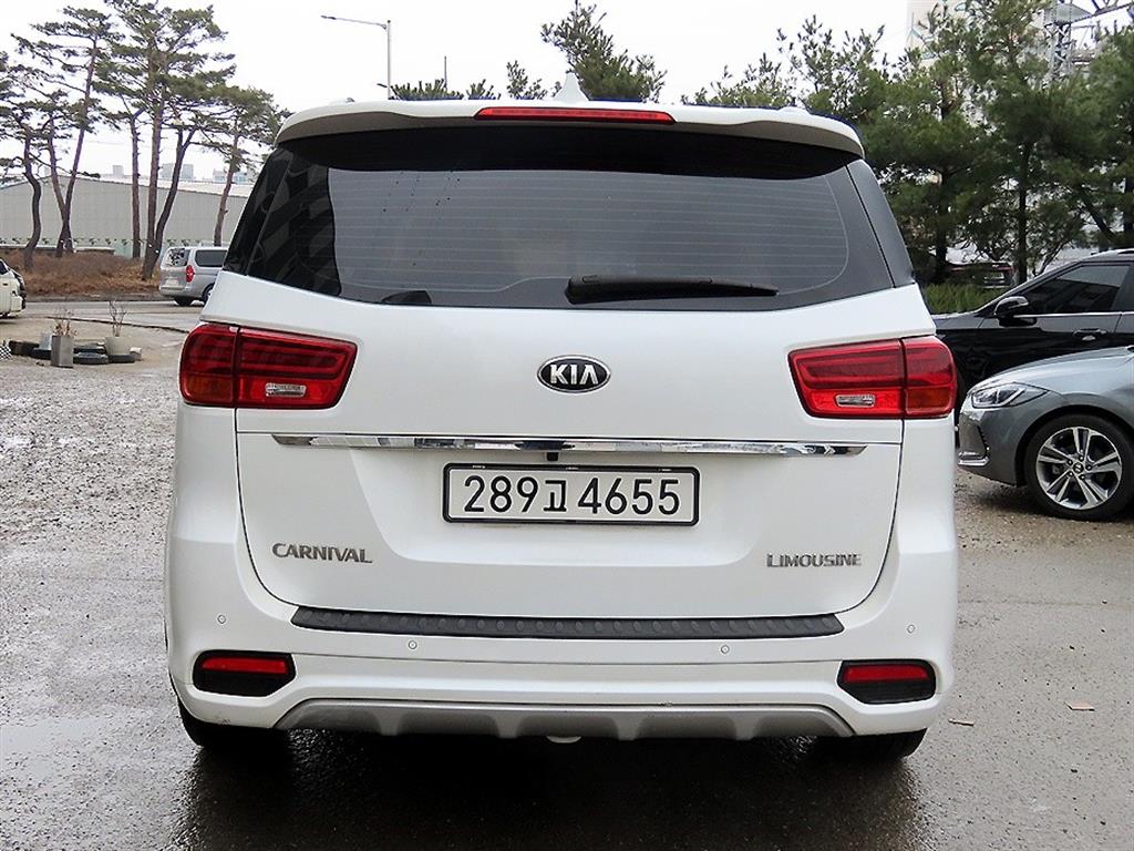 KIA Carnival - Vista 4