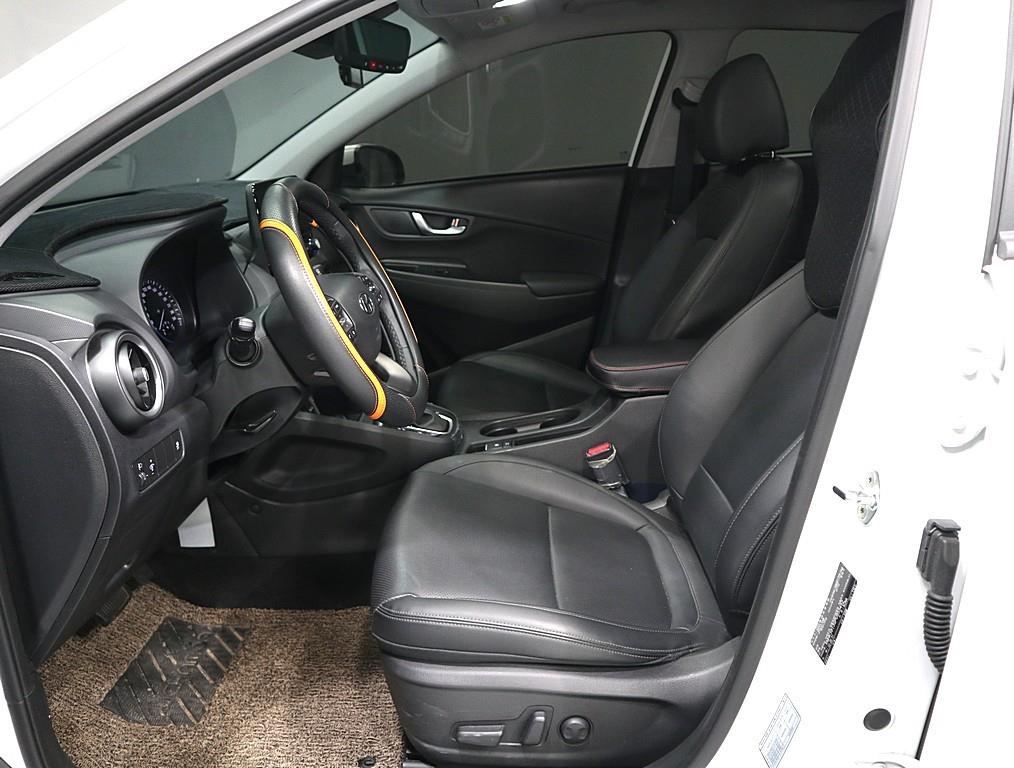 HYUNDAI Kona - Vista 8