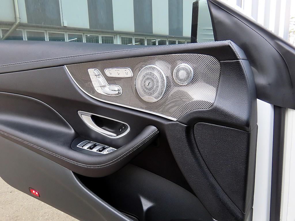 Mercedes Benz E class - Vista 12