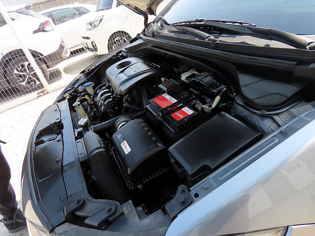 HYUNDAI Avante 2016 Gris - Importación desde Corea - HF Imports Iquique - Foto 19