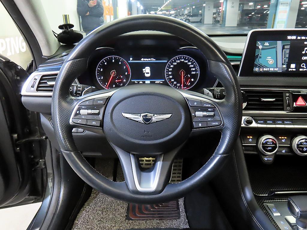 Genesis G70 - Vista 8