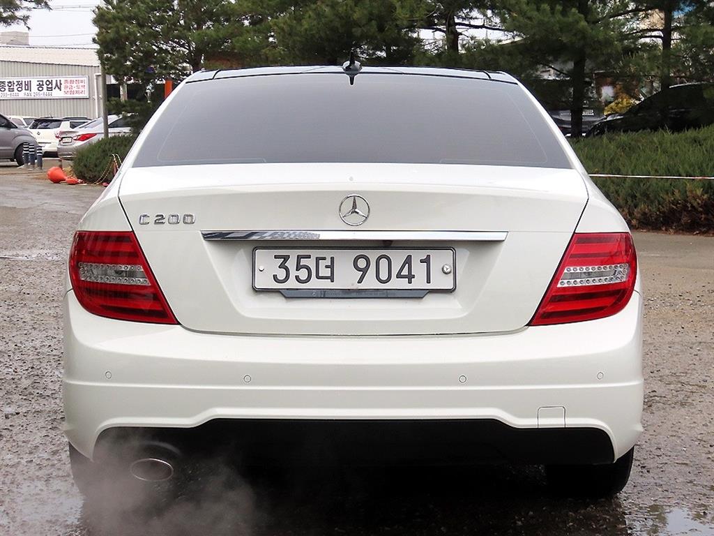 Mercedes Benz C Class - Vista 4