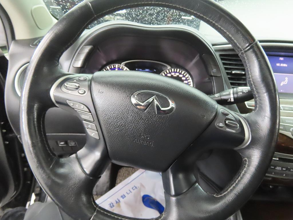 Infiniti QX - Vista 8
