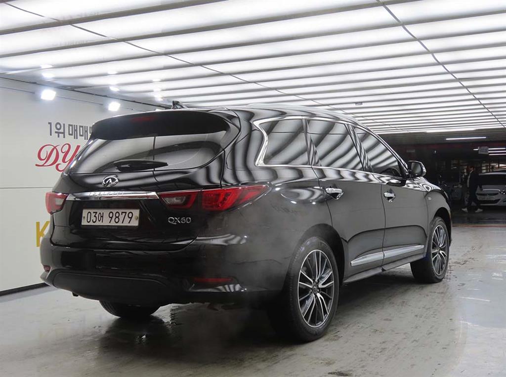 Infiniti QX - Vista 4