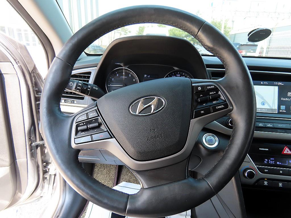 HYUNDAI Avante - Vista 8