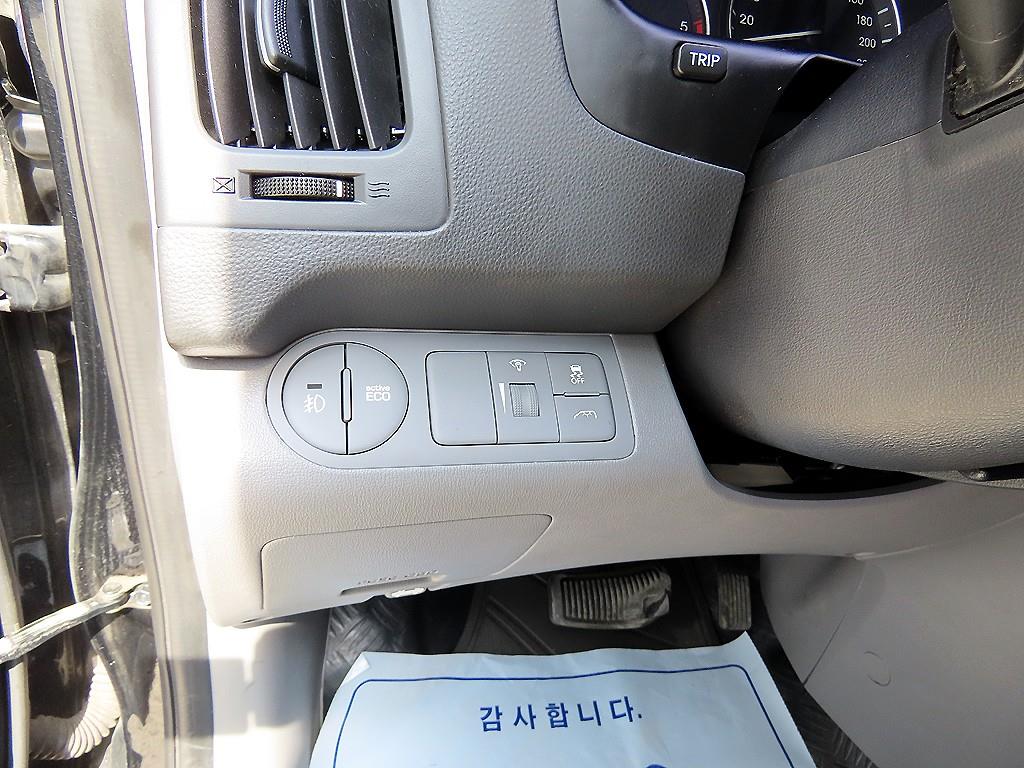 HYUNDAI Starex - Vista 12