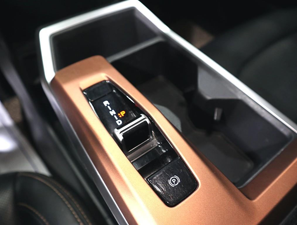 Ssangyong Torres - Vista 12