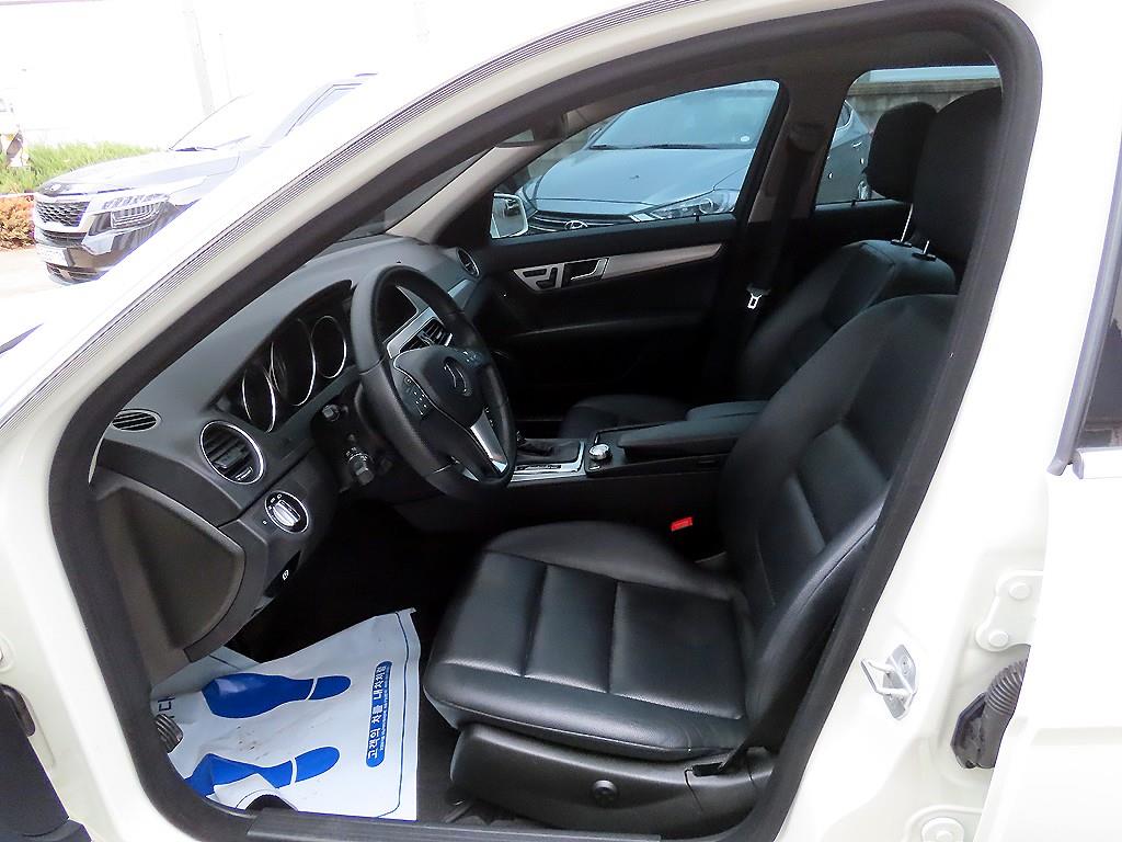 Mercedes Benz C Class - Vista 5